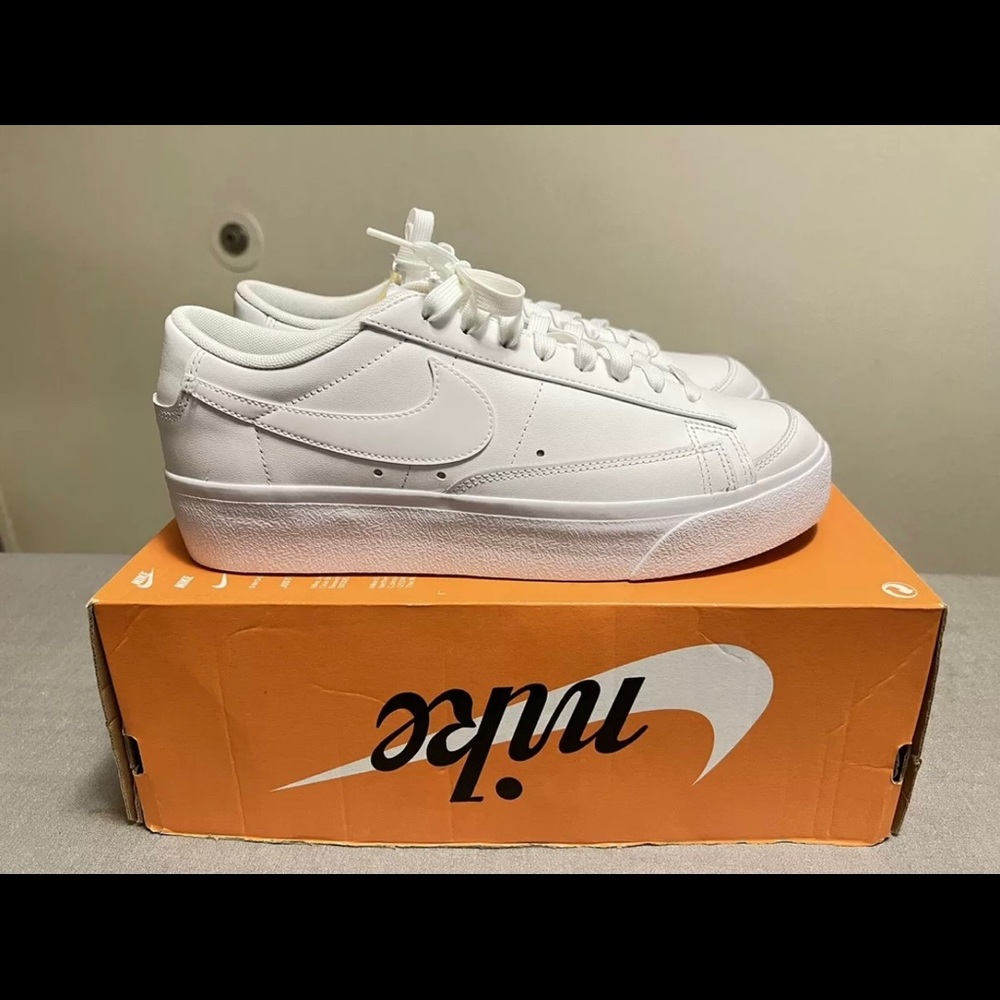 NIKE WOMEN’S BLAZER LOW PLATFORM WHITE [DJ0292 100] SIZE 11.5/MEN SIZE 10